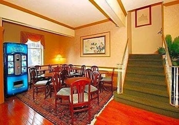 New Haven Inn 30/32