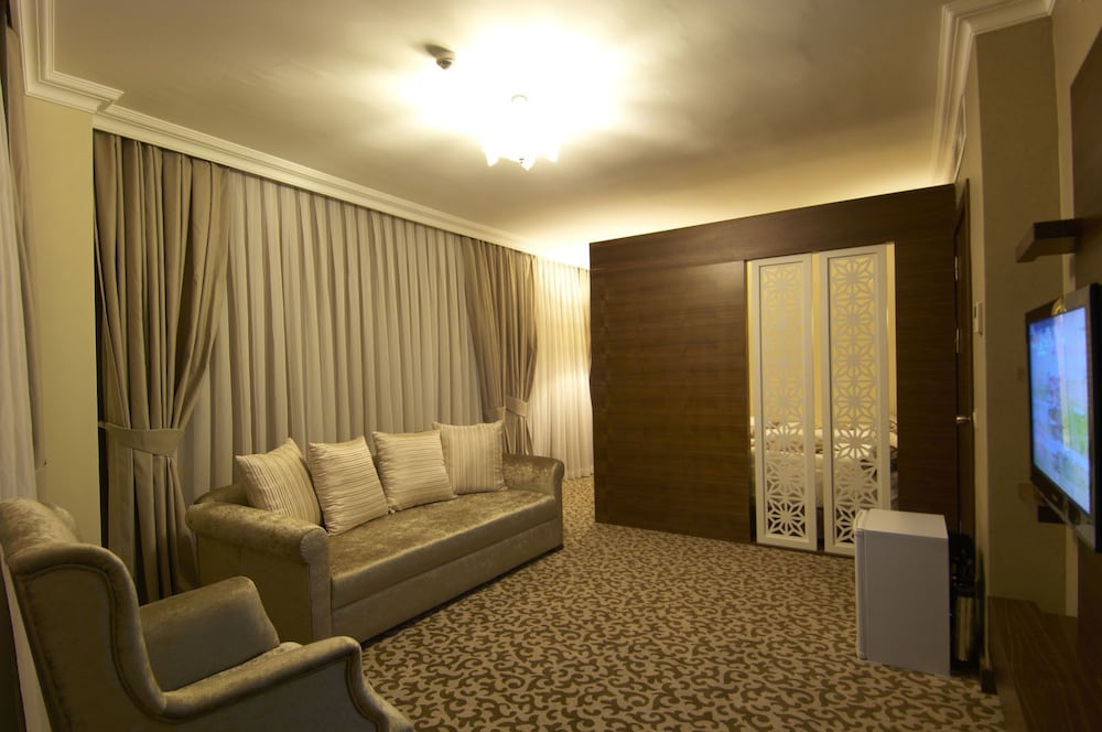 Safran Thermal Resort 33/50