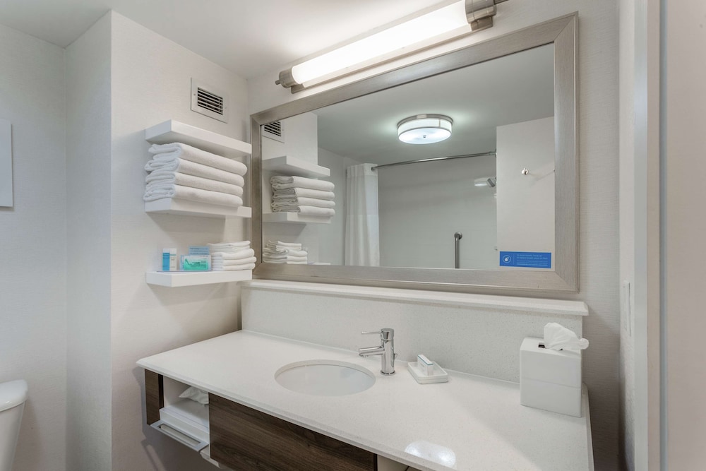 Hampton Inn Groton 14/56