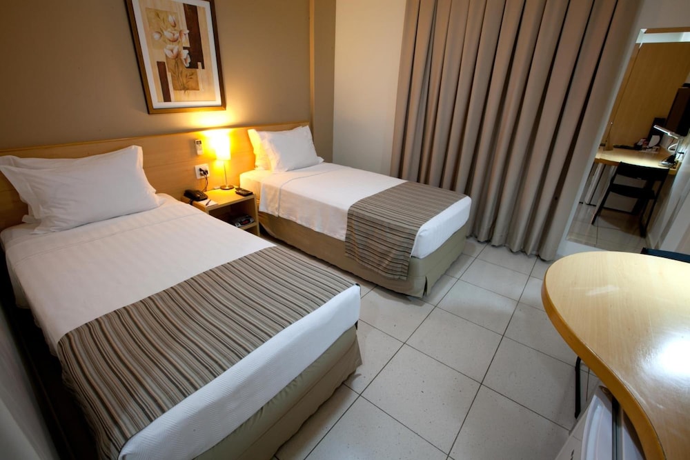 Oitis Hotel 17/63
