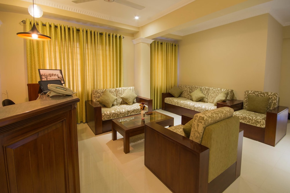 Ceyloni Inn 35/58