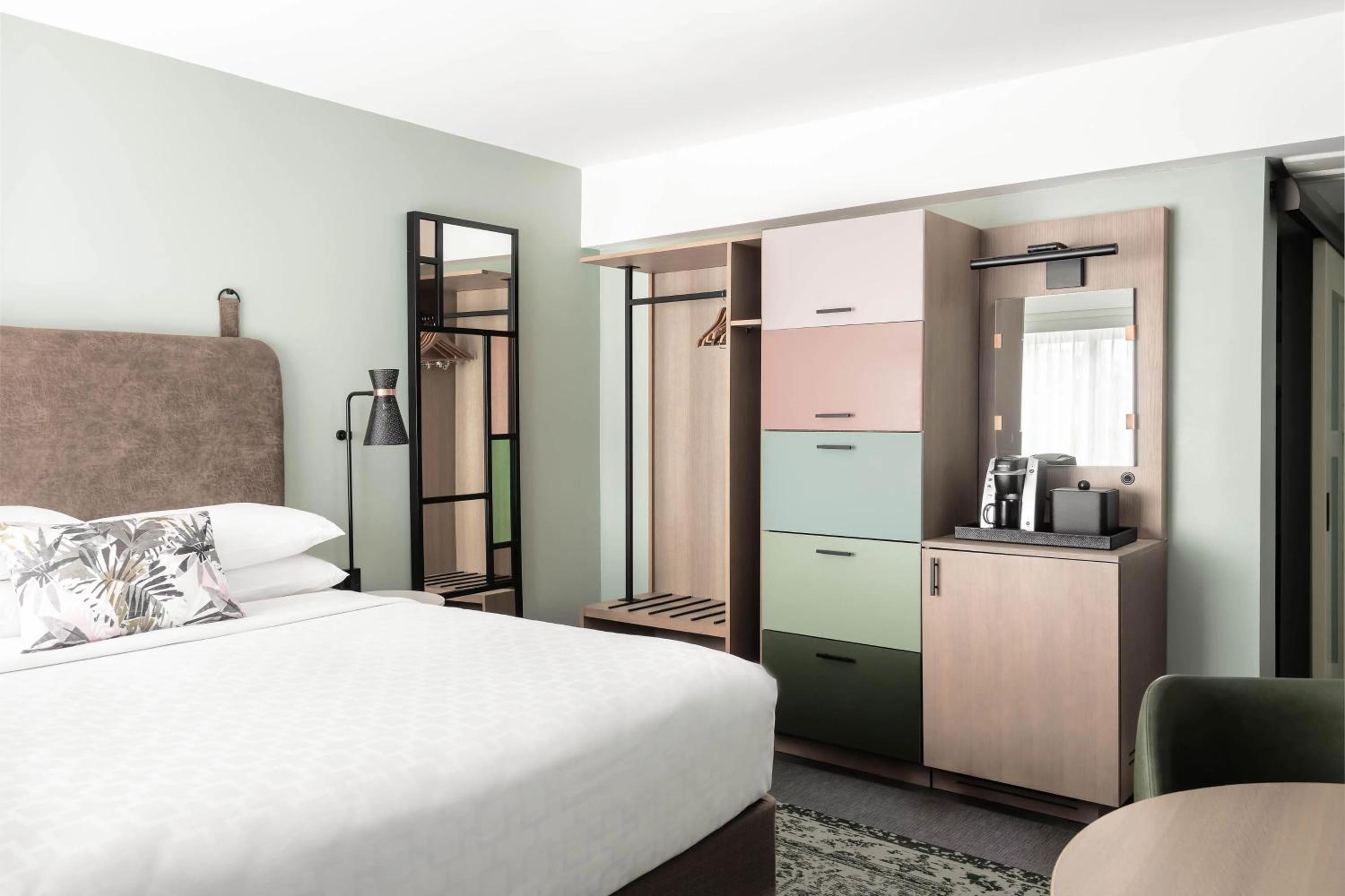 Xtra Space, Standard, King Bed
