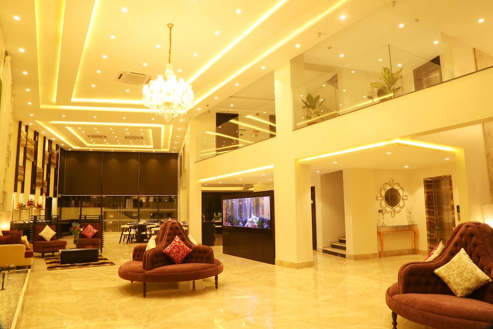The Flora Grand 5/49