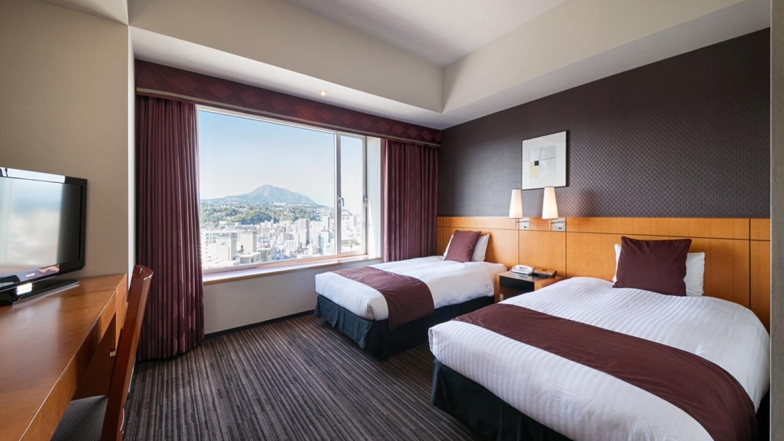 Room, Twin Beds, Night View
