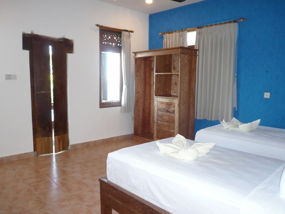 ROOM, DOUBLE OR TWIN BED, OCEAN VIEW