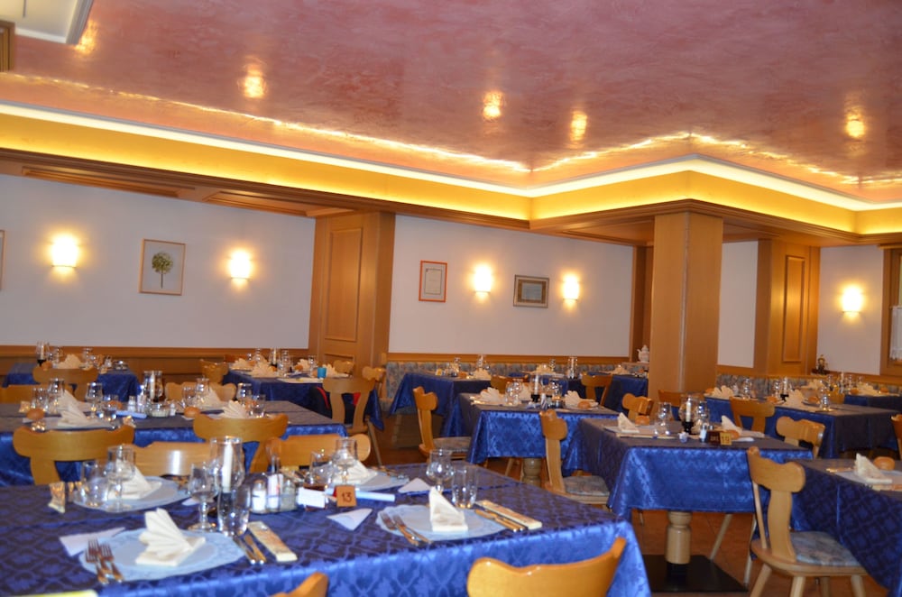 HOTEL LADINA 49/56