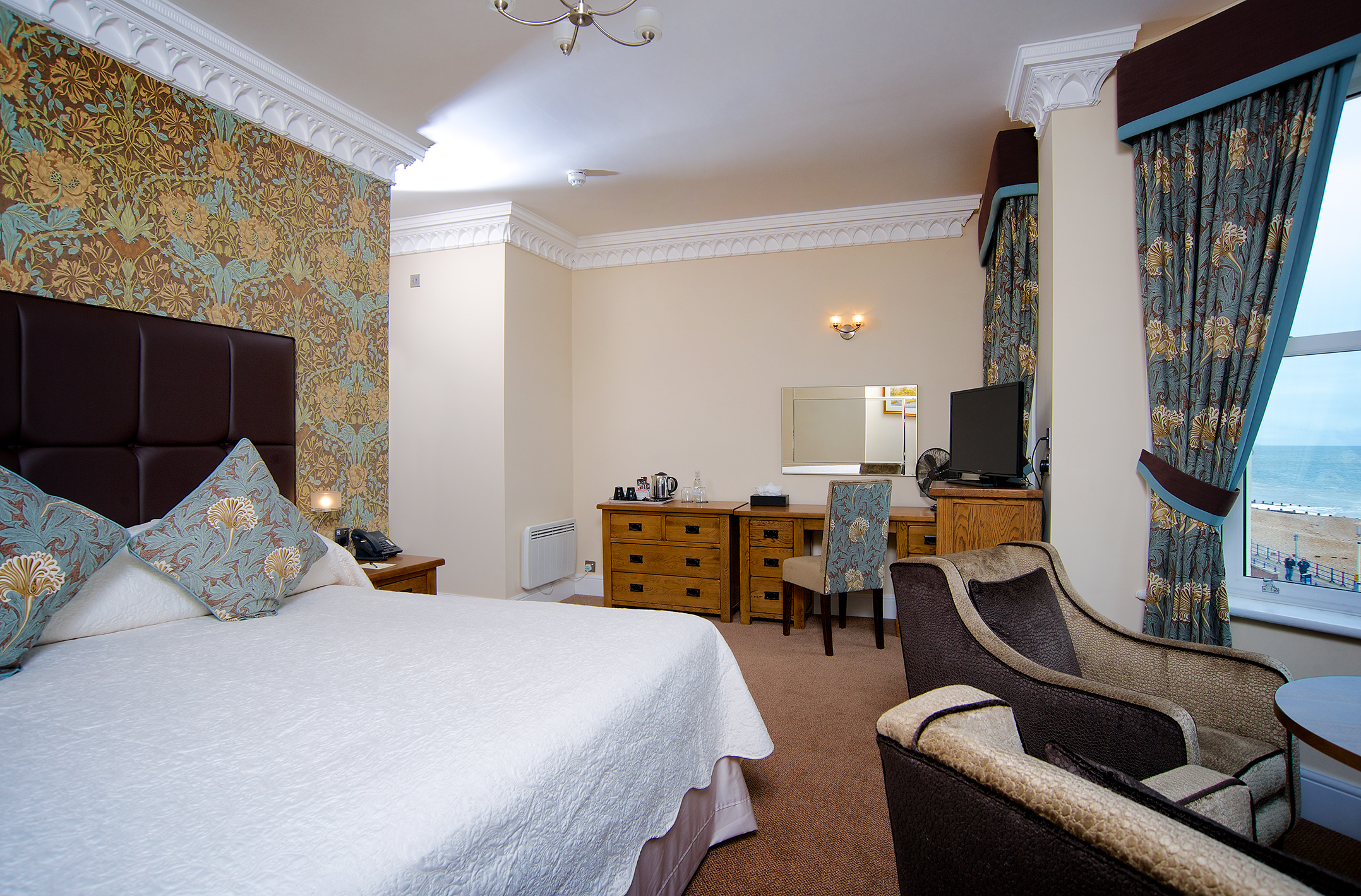LANGHAM HOTEL, EASTBOURNE 7/26
