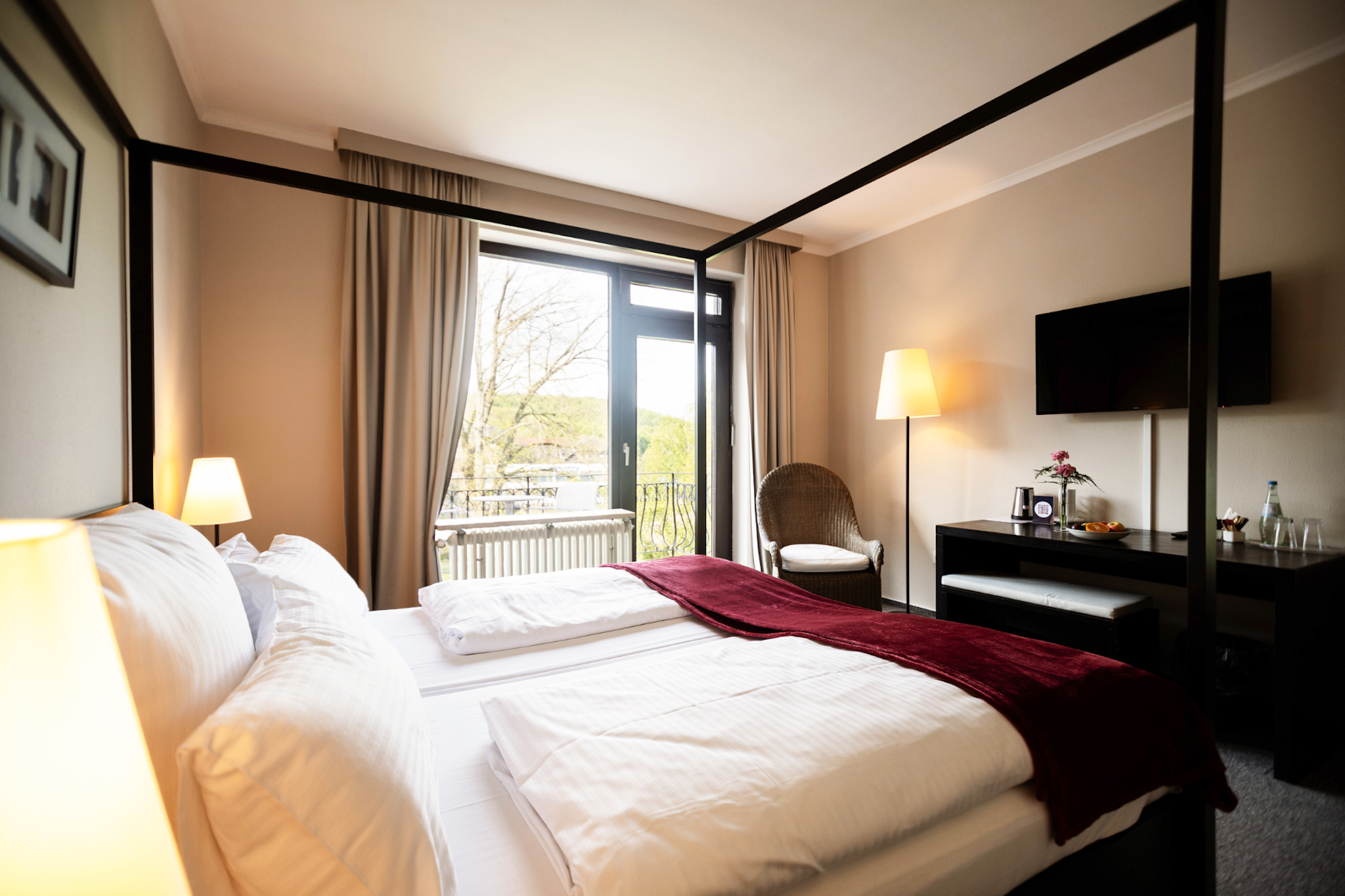 Standard, Double Bed, Partial Lake View, Balcony