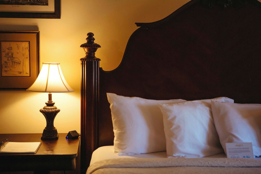 Anchuca Historic Mansion & Inn 22/49