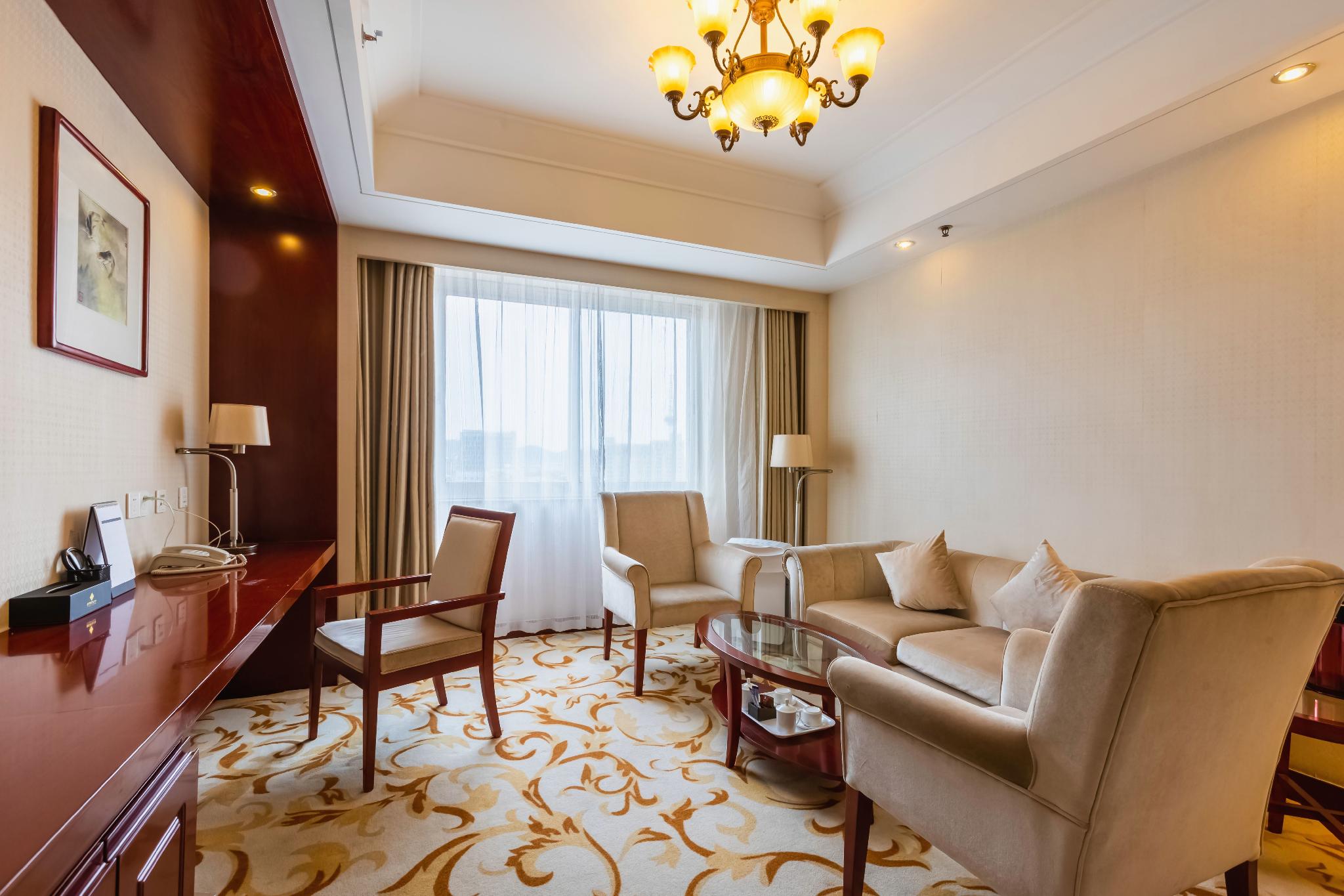 Jinyuan Jinling Plaza 40/63