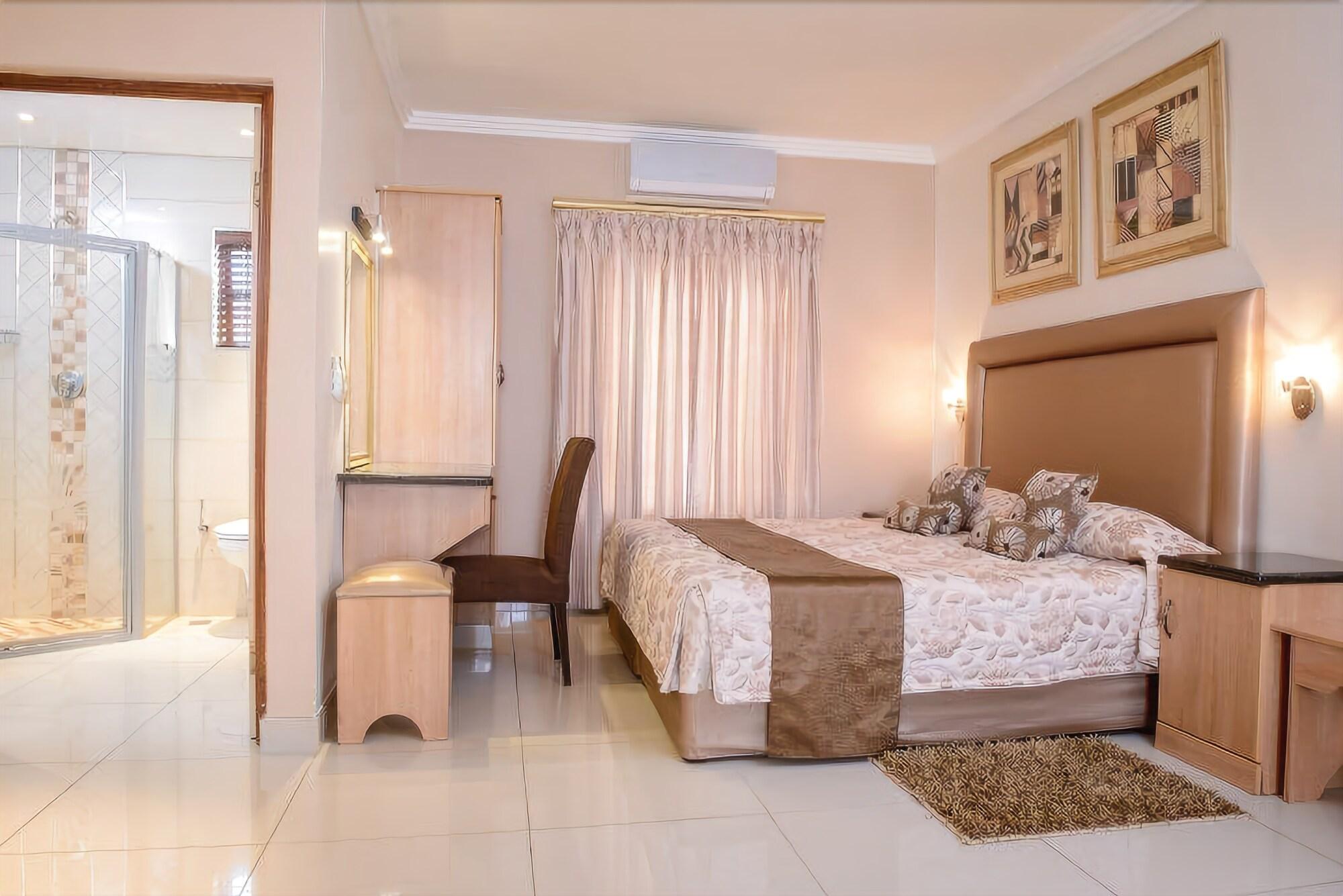 The Cycad Lodge & Chalets 16/50