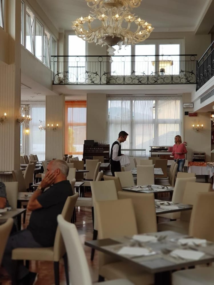 Hotel Bazzoni And Du Lac 55/70
