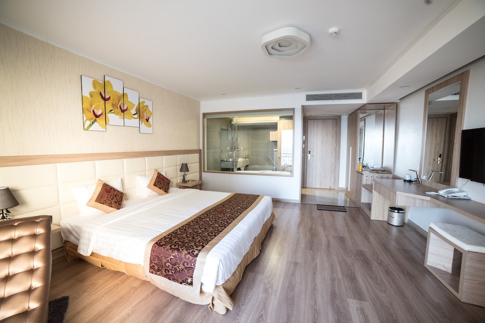 غرفة ديلوكس بسرير مزدوج بإطلالة على البحر بشرفة، Ruby Hotel 2/8