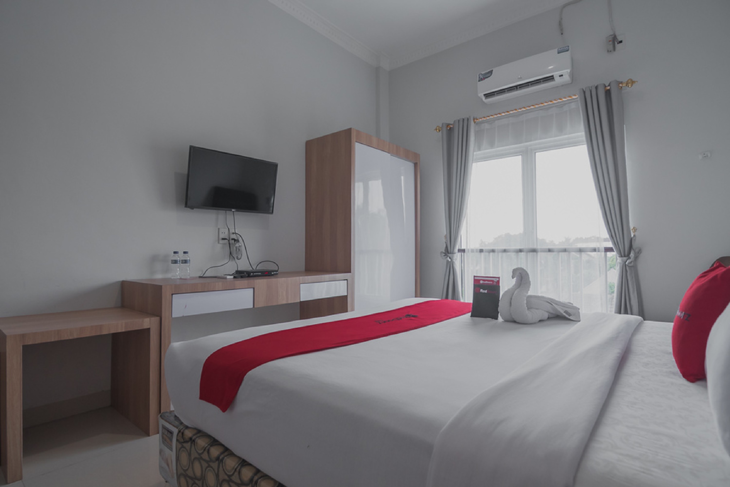 Reddoorz Near Hermes Place Polonia Medan 16/34