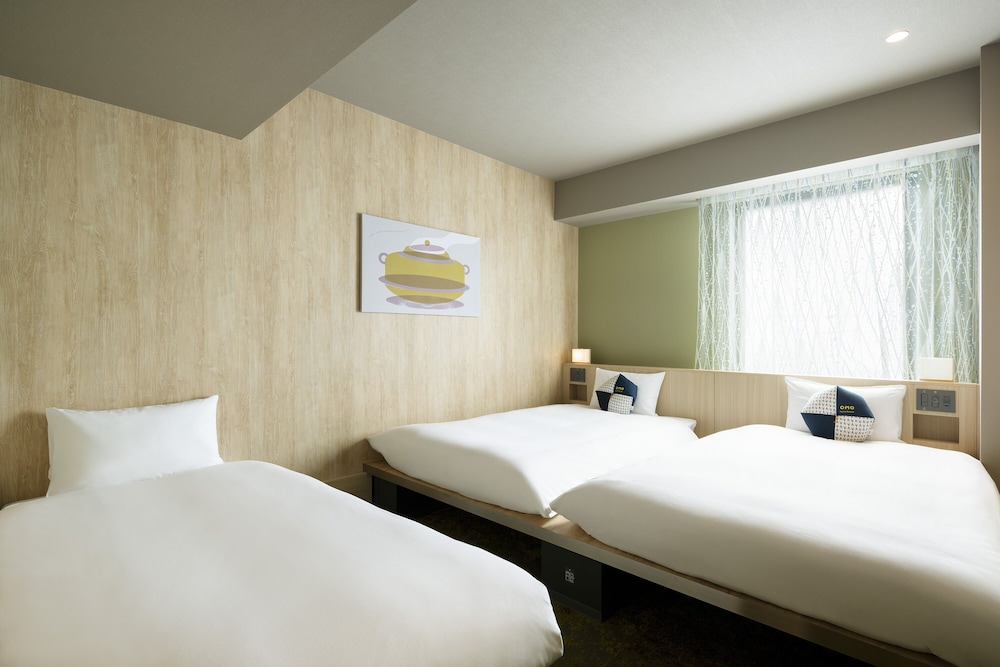 ROOM, TWIN BEDS, SOFA