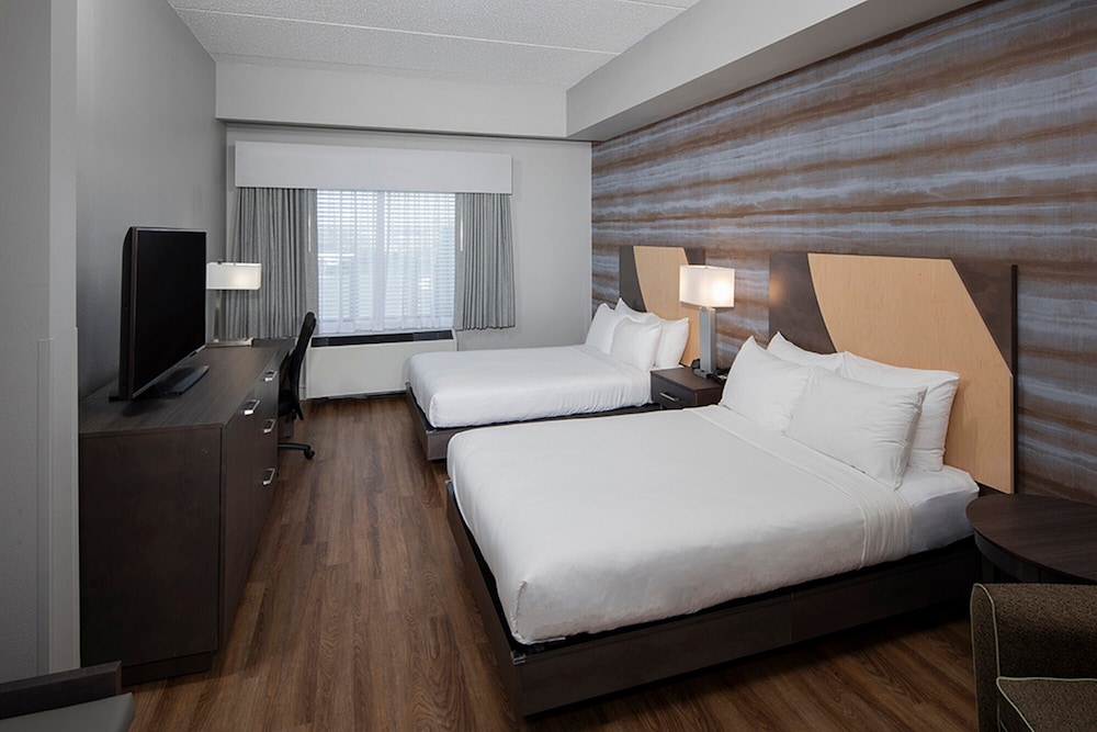 Hotel Trilogy Albany Airport, Tapestry Collection by Hilton 5/30
