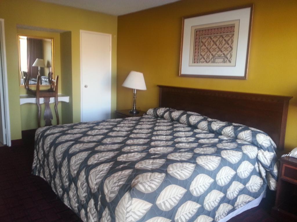 Knights Inn Big Spring 16/38