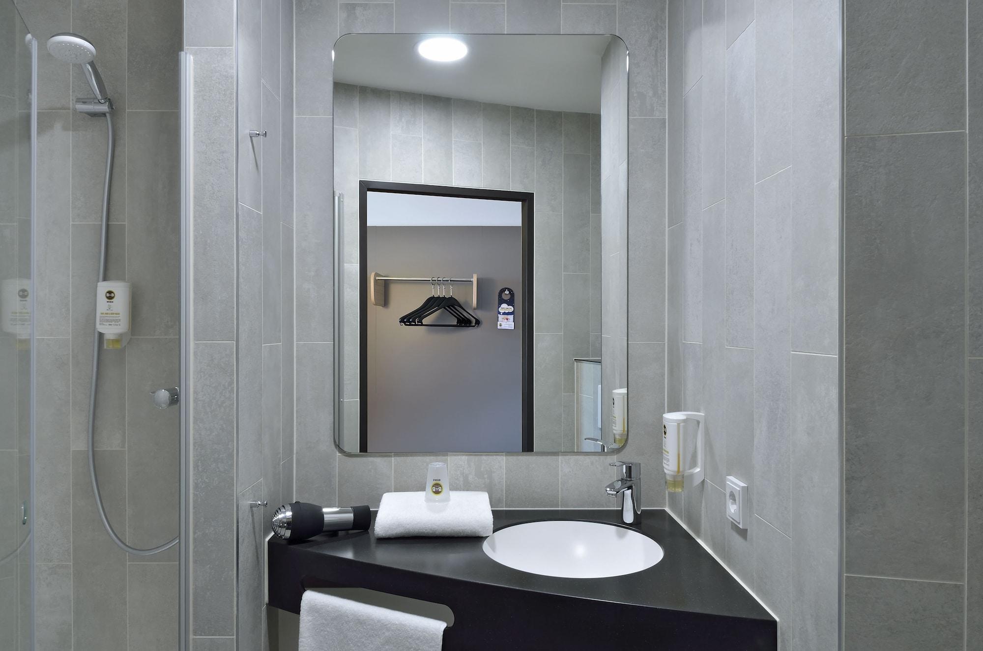 غرفة قياسية بسريرين منفصلين، B&B Hotel Graz City-Sud 2/4