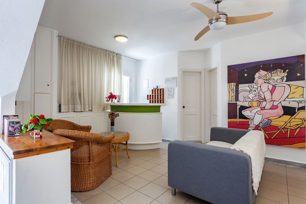 Hotel Akti 43/57