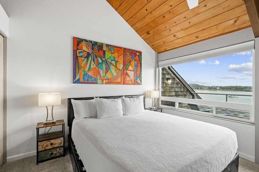 Deluxe, King Bed, Bay View