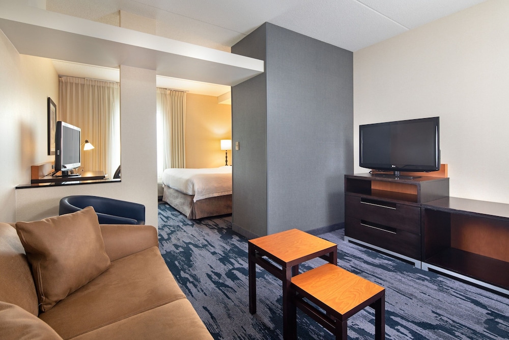 Fairfield Inn And Suites Toronto Mississauga 19/28