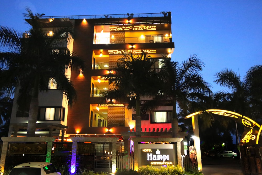 Hotel Hampi International 1/36