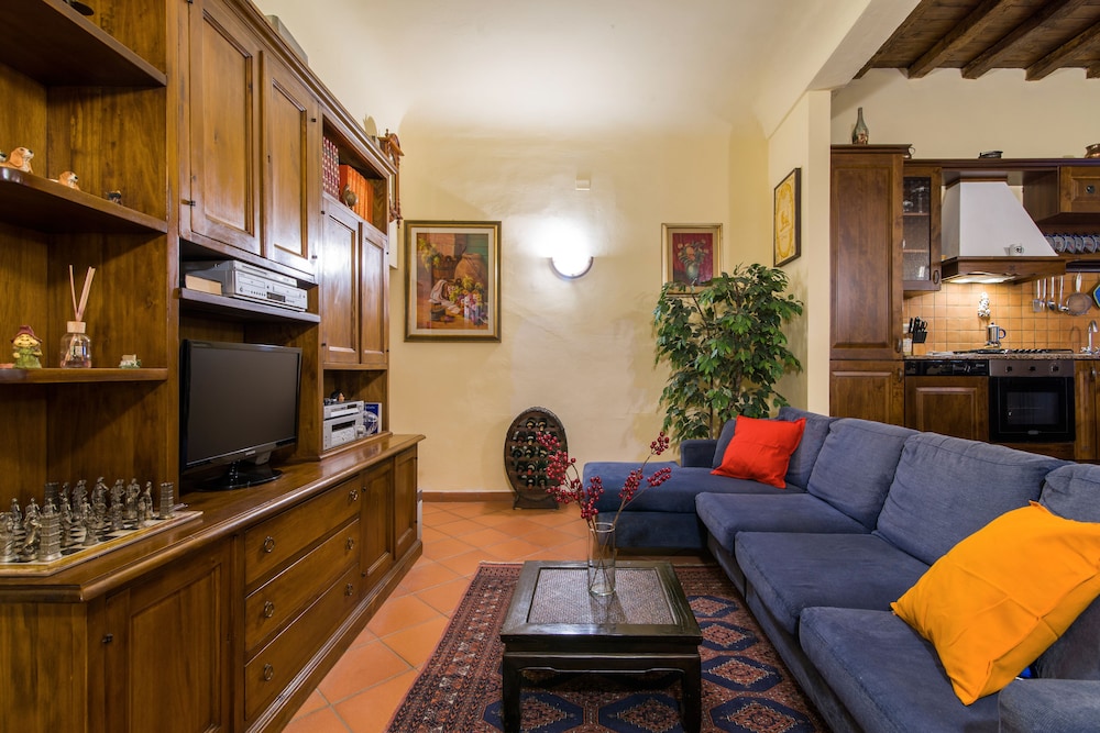 Florence Ariento Romantic Apartment 18/32