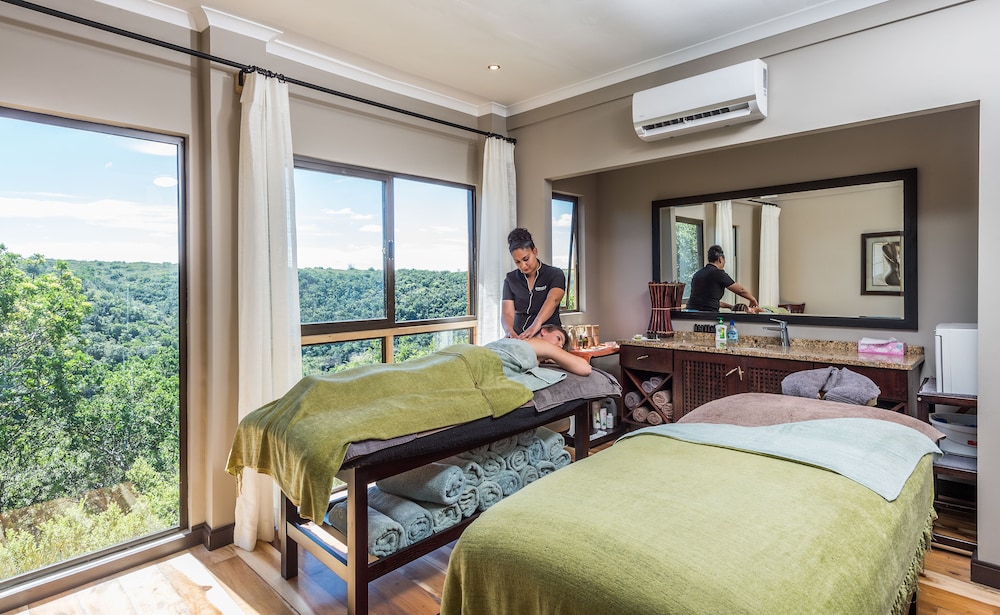 Kariega Game Reserve Main Lodge 15/50