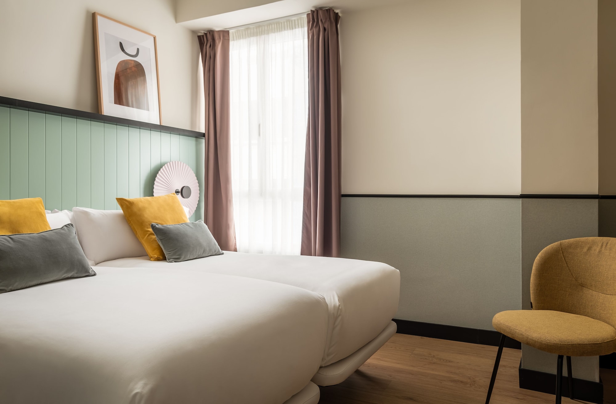 ROOM, TRIPLE, 3 BEDS