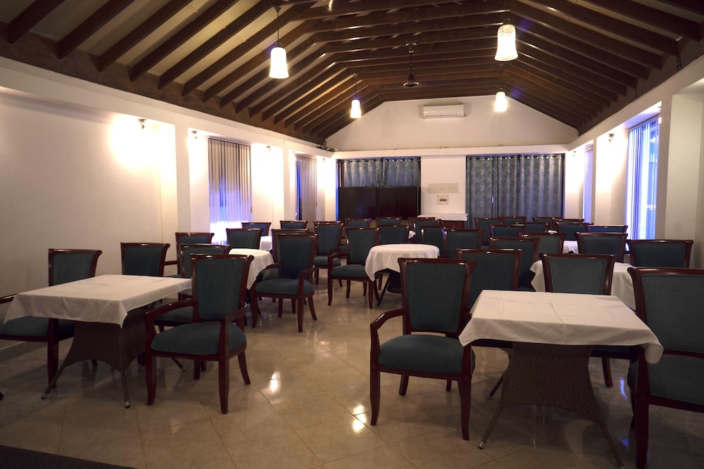 Colonia Santa Maria Hotel 25/37