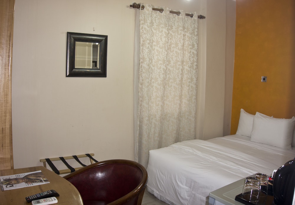 Tropical Enclave Hotel 21/60