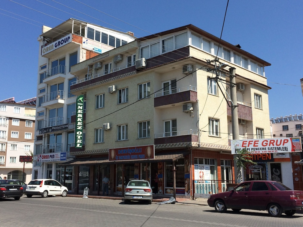 Burhaniye Merkez Otel 14/16