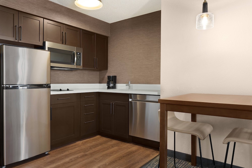 Residence Inn Salem 8/41