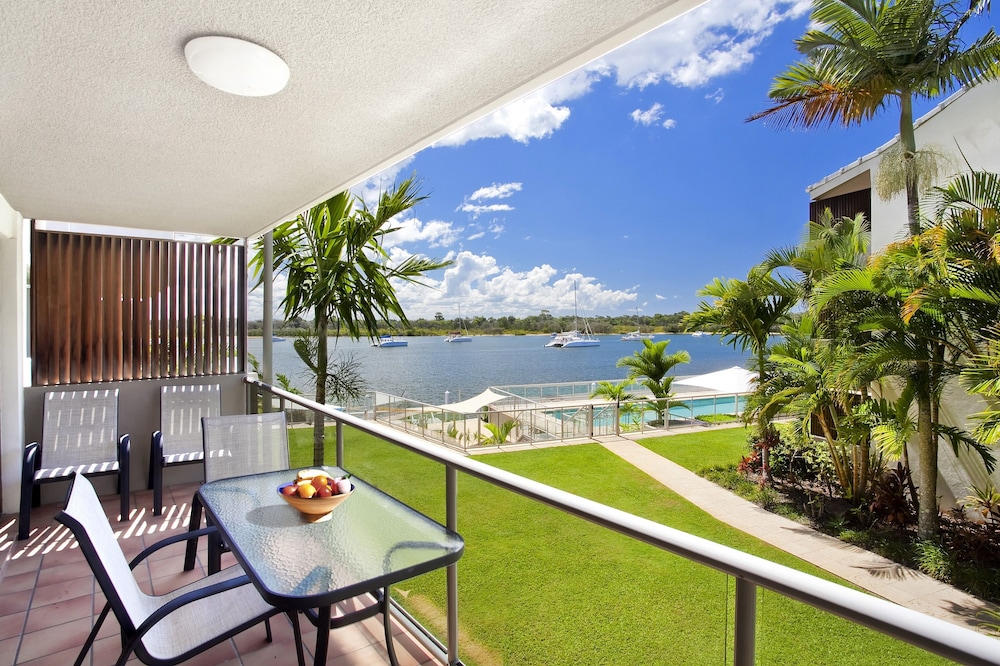 NOOSA SHORES RESORT 63/70
