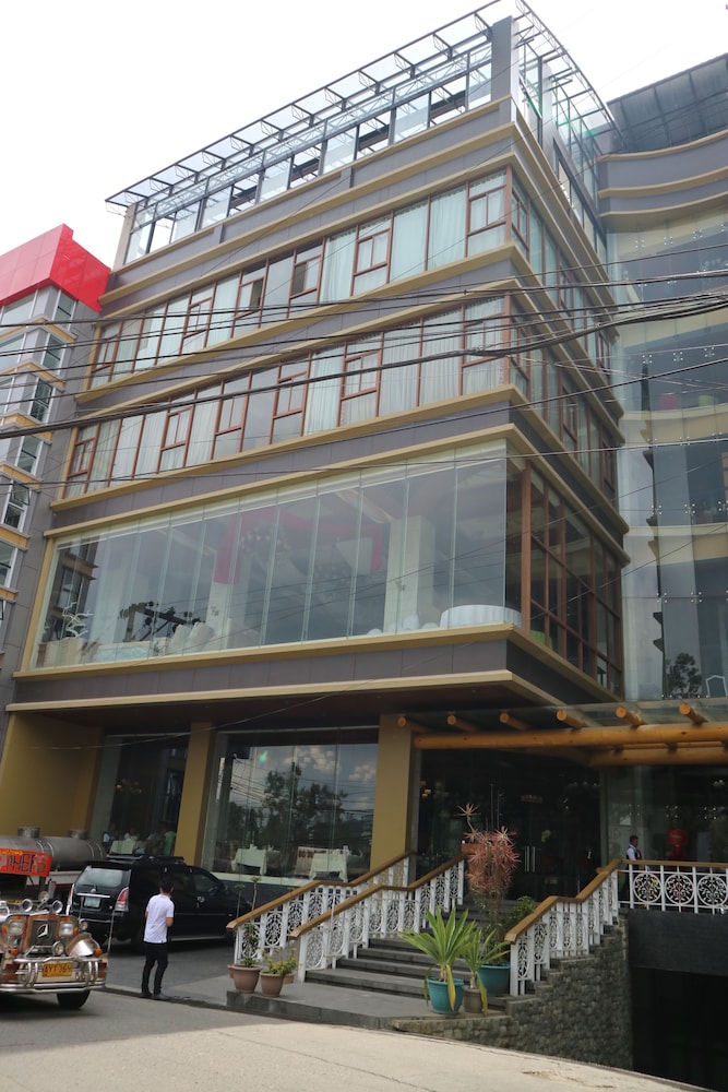 Paragon Hotel And Suites 5/50