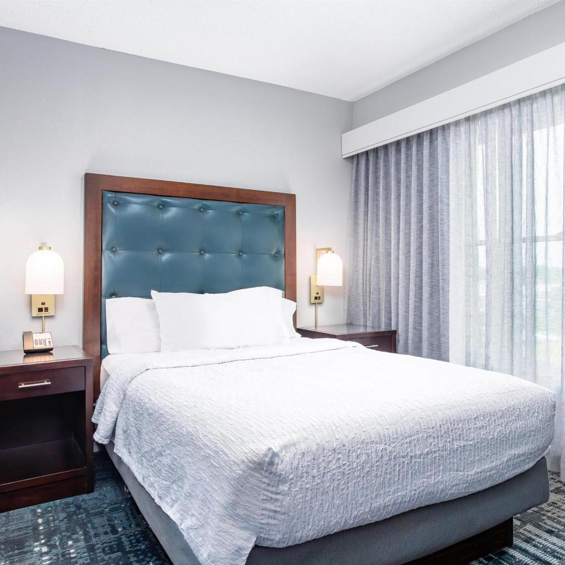 1 Bedroom, Suite, Queen Bed, Sofa