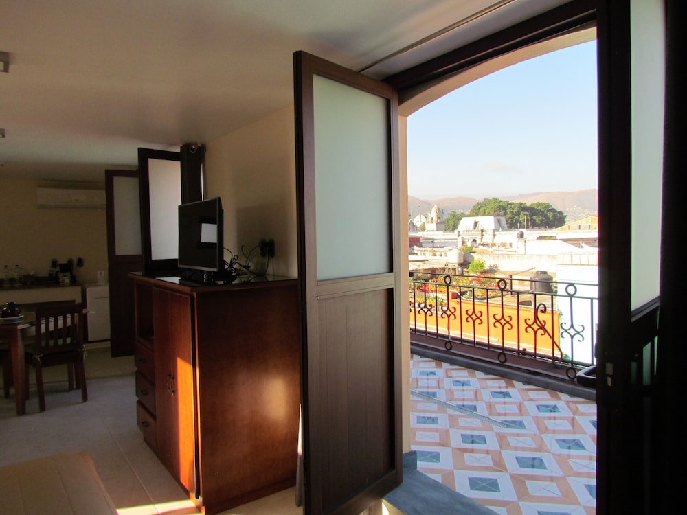 Hotel Casa Antigua 10/69