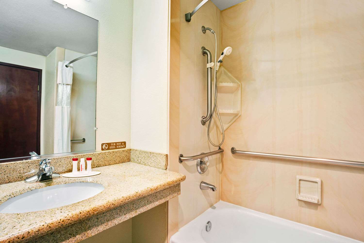 Ramada by Wyndham Tukwila Southcenter 30/30
