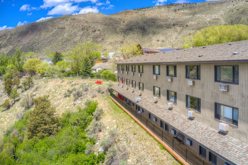 Ridgeline Hotel at Yellowstone, an Ascend Collection Hotel 4/59