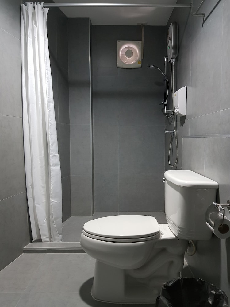 Wayha Hostel Don Mueang Airport 14/66