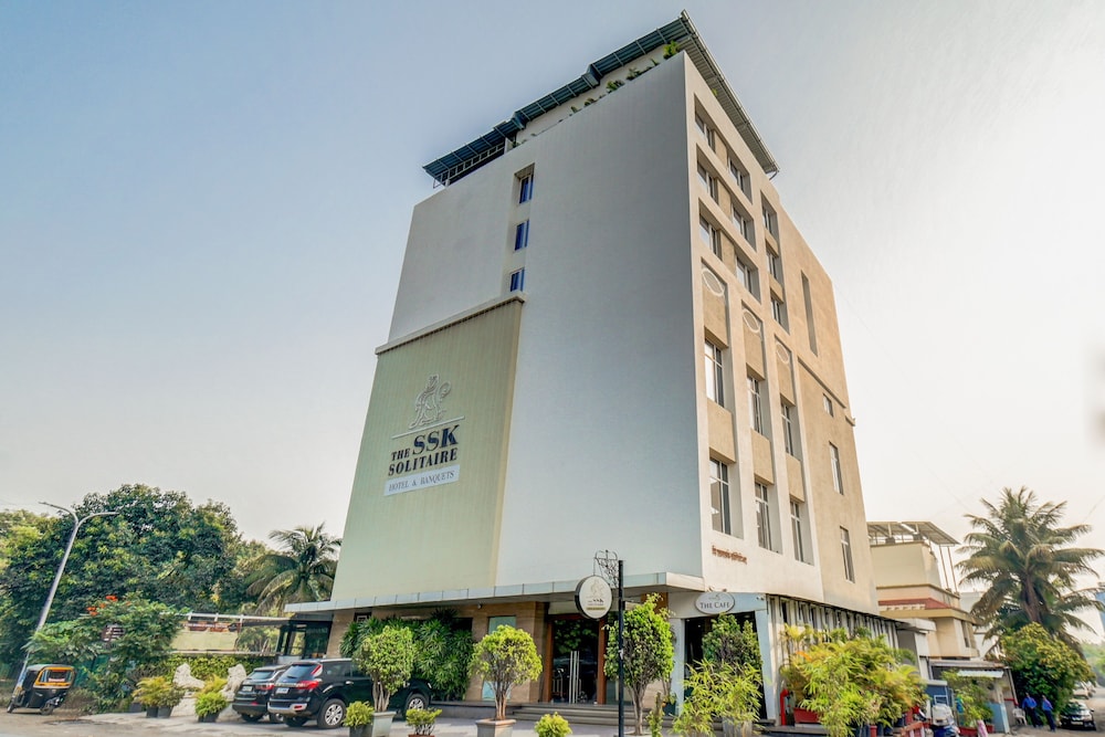 The Ssk Solitaire Hotel & Banquets 2/50