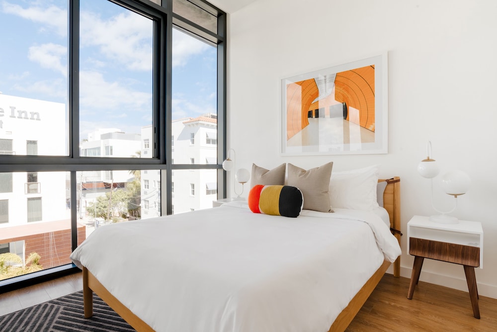 Sonder | 17WEST 33/78