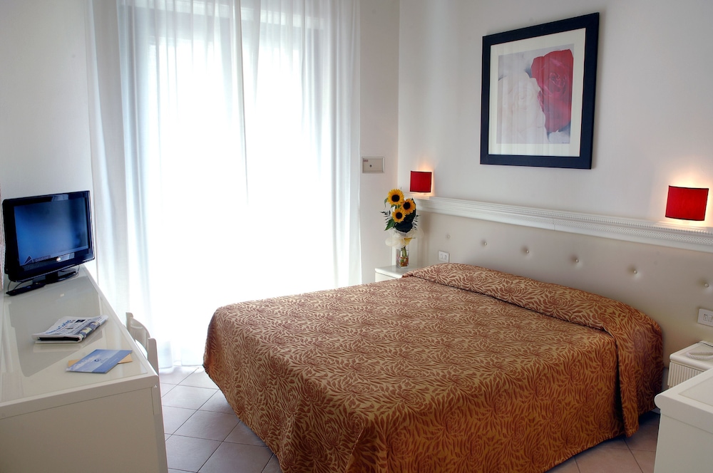 Deluxe, Double Bed