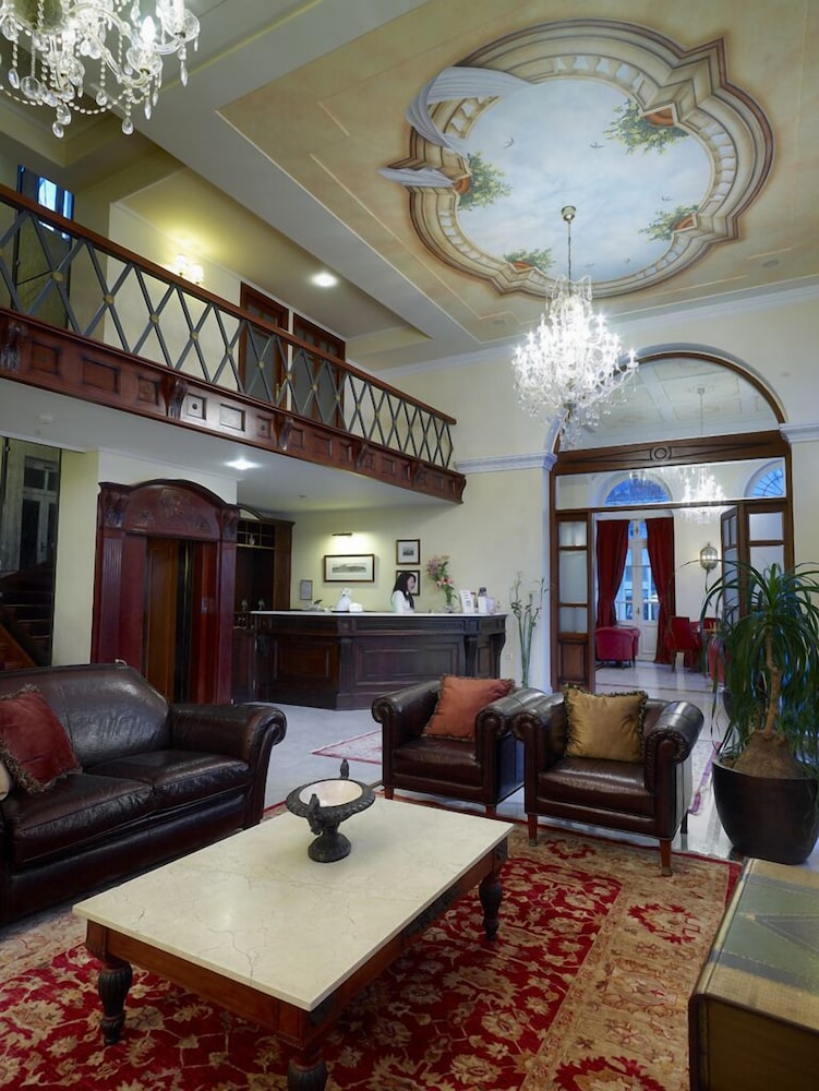 Grande Bretagne Hotel 37/53