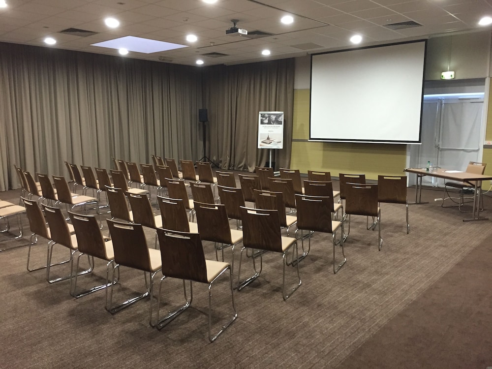 Mercure Lille Aeroport 35/49