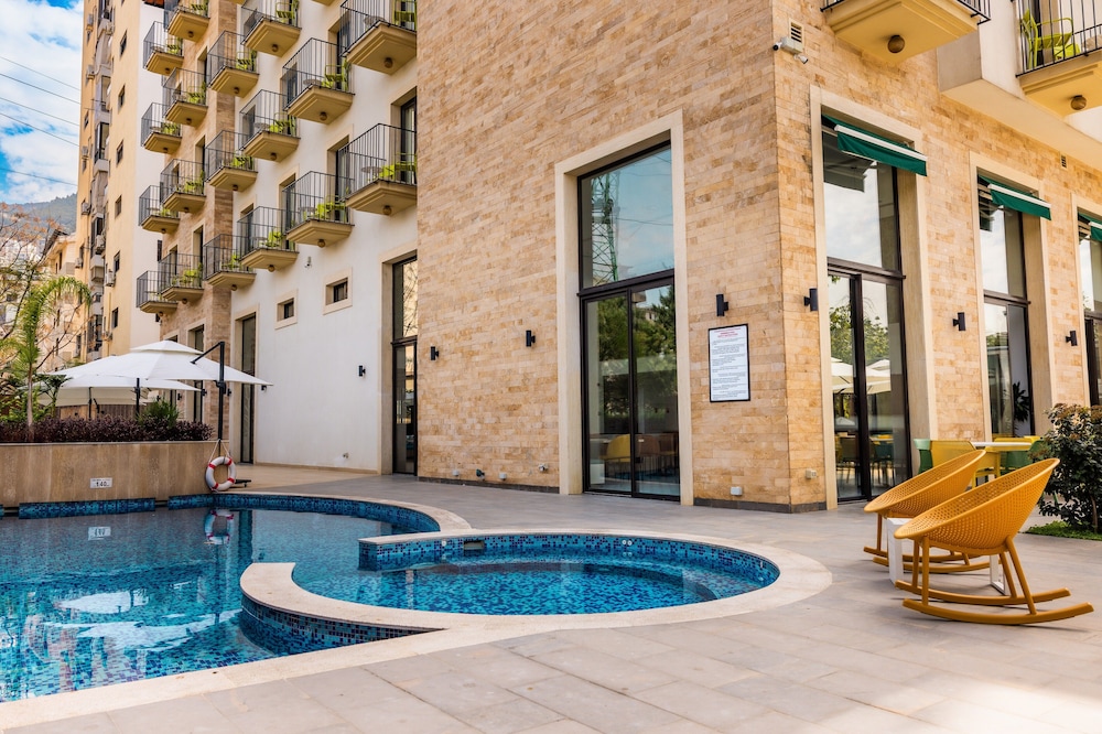 Le Grove Hotel, Jounieh 73/76