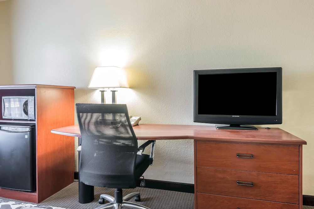 Sleep Inn & Suites University Shands 38/47