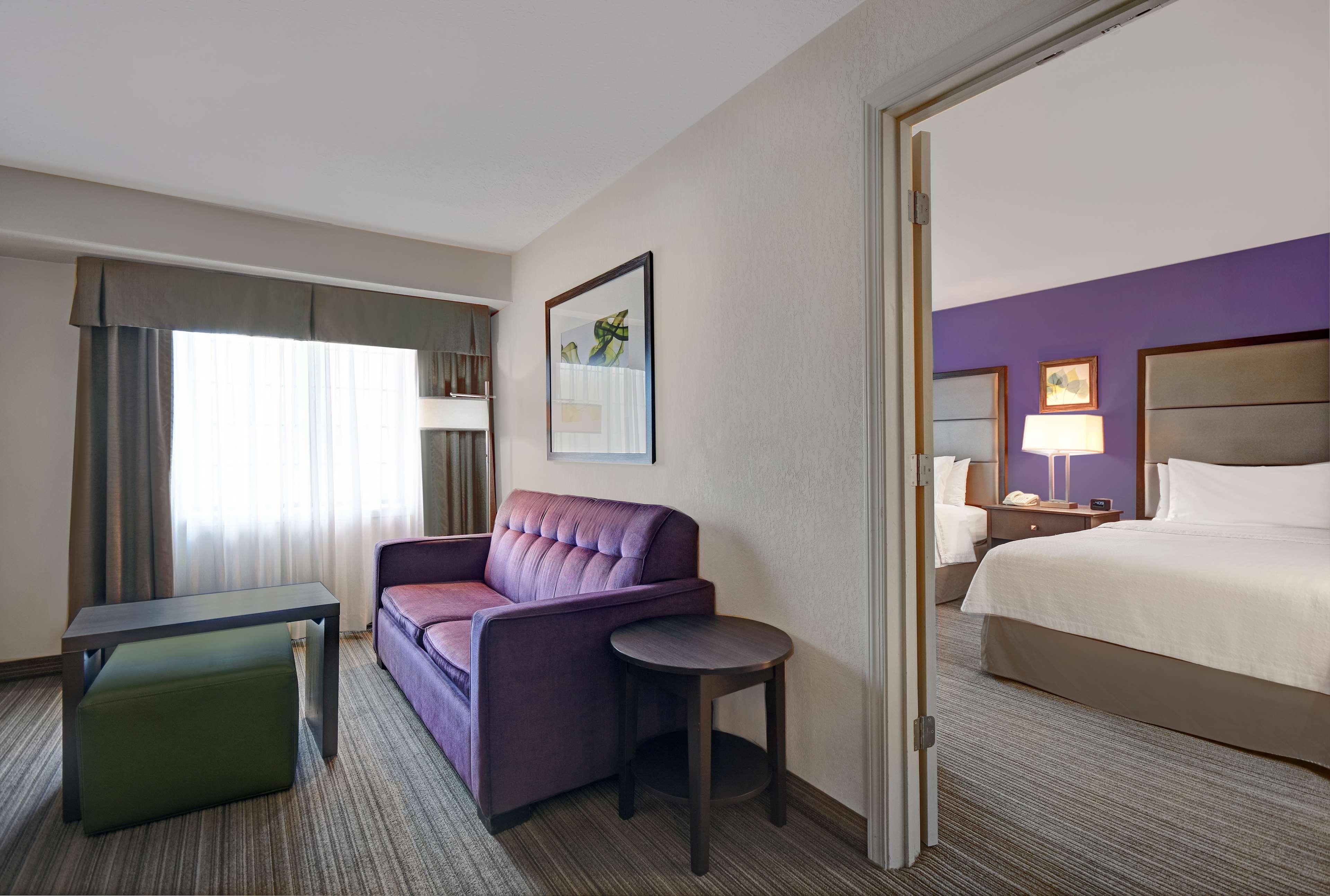 2 Bedrooms, Suite, 2 Bathrooms