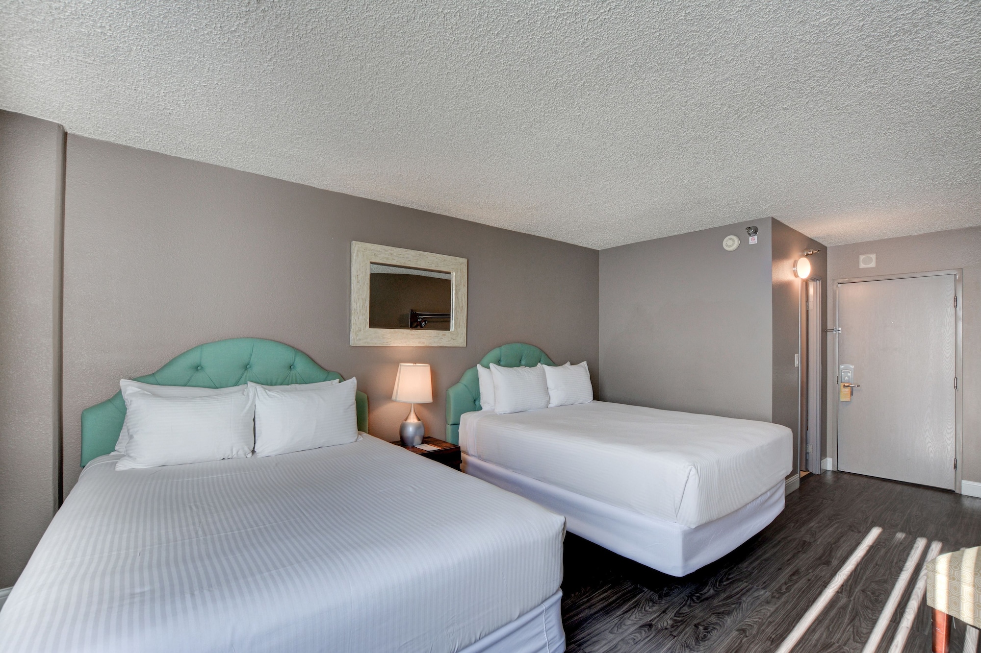 GOLD SPIKE, 2 QUEEN BEDS, 21 AND OVER ONLY