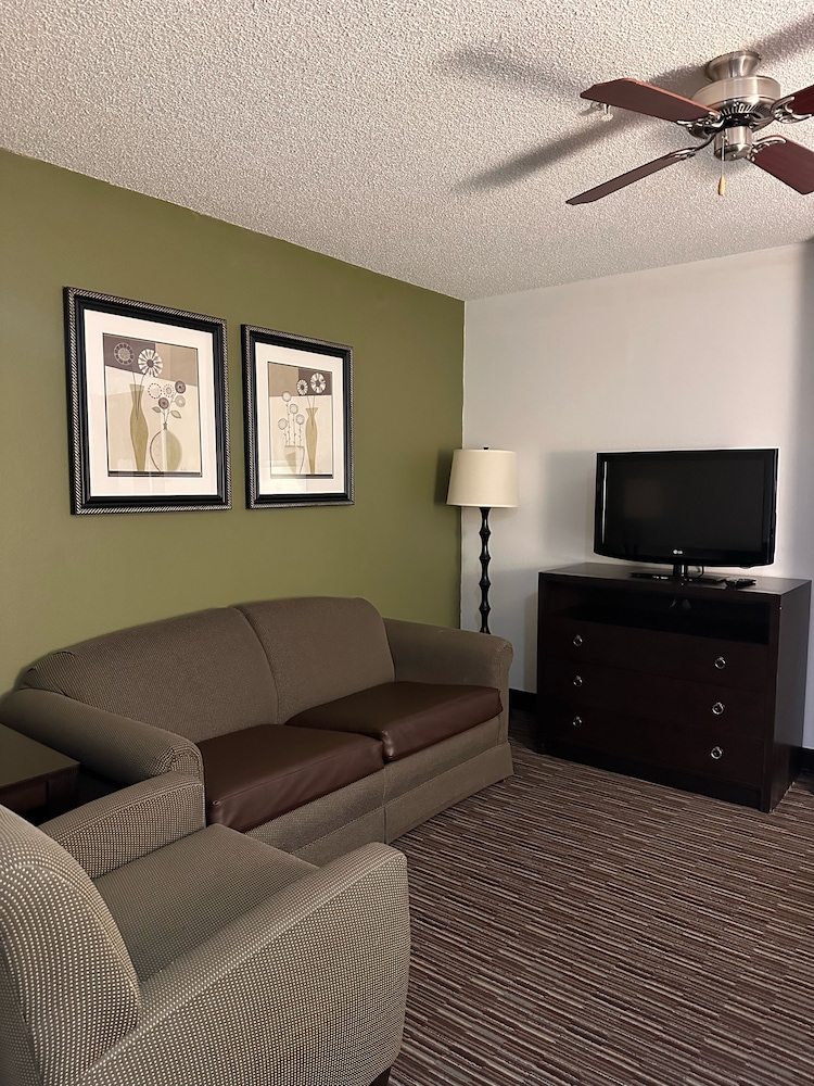 Holiday Inn Express Hotel And Suites Chicago Deerfield Lincoln 31/50